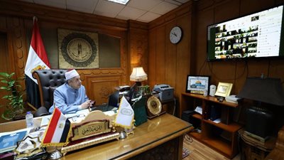 الشيخ أيمن عبدالغني والدكتور أحمد الشرقاوي يجتمعان برؤساء لجان الثانوية الأزهرية لاستعراض تعليمات الامتحانات