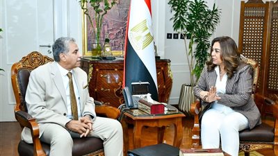 وزيرة التنمية المحلية والبيئة تبحث تطوير البلوهول بأبو جالوم لتحقيق السياحة المستدامة