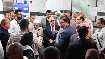 محافظ الغربية يراجع مستوى الخدمات في المجمع الطبي النموذجي بطنطا