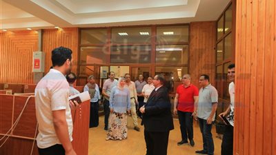رئيس جامعة كفر الشيخ يتفقد الامتحانات الإلكترونية