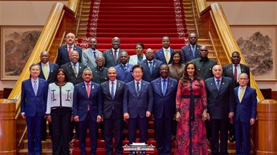 وزير الخارجية يلتقي رئيس كوريا الجنوبية ويؤكد تعزيز التعاون والاستثمار بين البلدين