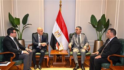 وزير التموين: دعم وتحفيز الكفاءات المتميزة يعزز الرقابة والانضباط بالأسواق