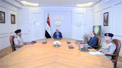 الرئيس السيسي يناقش جهود القوات المسلحة في إنجاز المشروعات القومية