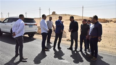 محافظ أسيوط يتفقد موقعًا مقترحًا لإنشاء مأوى للكلاب الضالة بطريق أسيوط-المطار