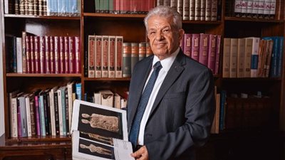 عالم آثار أردني 