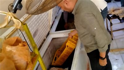 التحفظ على لحوم غير صالحة للاستهلاك ببني سويف
