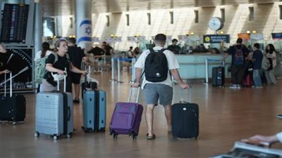 مركز أبحاث الكنيست يكشف تصاعد الهجرة من إسرائيل بين الشباب والمتعلمين