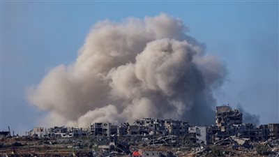 استشهاد فلسطيني وإصابة آخرين في قصف إسرائيلي وسط قطاع غزة