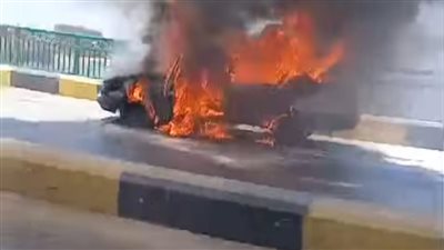 دون إصابات.. احتراق سيارة ملاكي أعلى كوبري النيل بالمنيا