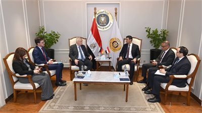  وزير الصناعة يبحث مع سفير ألمانيا لدى مصر سبل تعزيز التعاون الصناعي بين البلدين