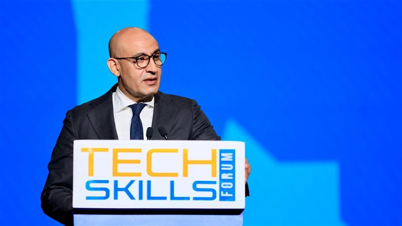 عبداللطيف 