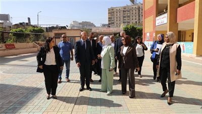 من داخل اللجان.. محافظ القاهرة يطمئن على انطلاق امتحانات الإعدادية ويؤكد: لا معوقات
