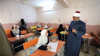 بتوجيهات الإمام الأكبر ومتابعة ميدانية مكثفة.. الدكتور أحمد الشرقاوي يتفقد امتحانات الثانوية الأزهرية بالجيزة