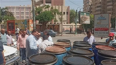 ضبط سيارة محملة بزيوت طعام مستعملة غير صالحة للاستهلاك الآدمي بالمنيا