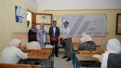 نائب محافظ مطروح يتفقد انطلاق امتحانات الشهادة الإعدادية بـ125 لجنة و13336 طالبًا وطالبة  