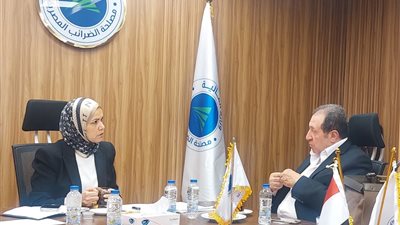 رئيسة مصلحة الضرائب: نحرص على تعزيز الحوار والشراكة مع مختلف القطاعات والصناعات المتخصصة