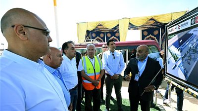 رئيس الوزراء يتفقد مجمع الستوم الصناعي ببرج العرب الجديدة 
