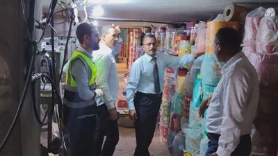 ضبط مصنع غير مرخص لتقليد العلامات التجارية ومصادرة 4500 كرتونة سناكس و800 كيلو زيت بالمنيا