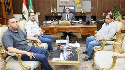 محافظ المنوفية يناقش مستجدات المشروعات الجاري تنفيذها ومبادرة 