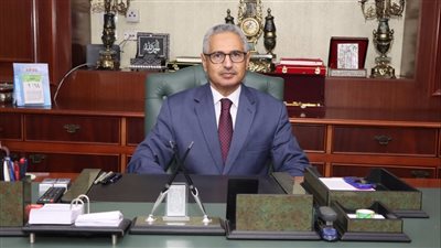 محافظ بني سويف يتلقى تقريرًا بشأن التشغيل التجريبي لمحطة مياه الفقاعي ضمن مشروعات 