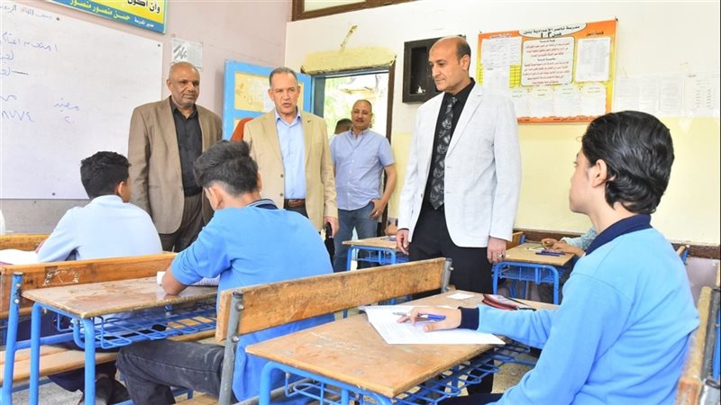 محافظ أسيوط يتابع