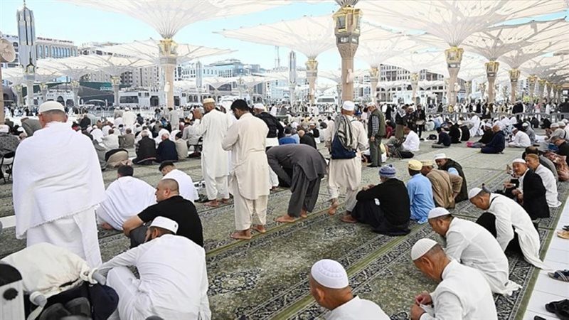 الصلاة داخل المسجد