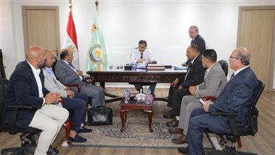 وزير الزراعة يبحث مع شعبة 