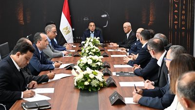 رئيس الوزراء يبحث مع نيسان العالمية توطين صناعة السيارات وتعزيز الاستثمار بمصر