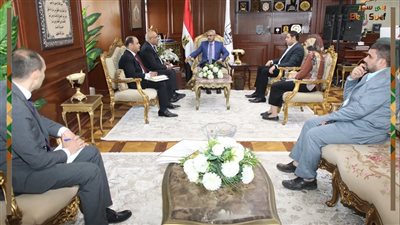 محافظ بني سويف يبحث مع وفد هيئة الاستثمار فرص جذب الاستثمارات