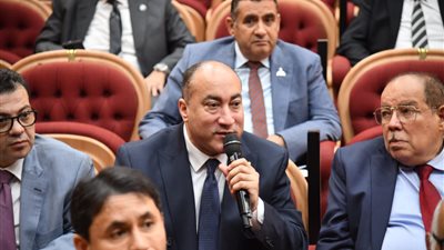عمرو رشاد يطالب وزير الطيران بتوضيح موقف استئناف الرحلات الروسية