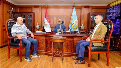 مناقشة خطة عمل القافلة الطبية المجانية للأسر الأولى بالرعاية بكفرالشيخ