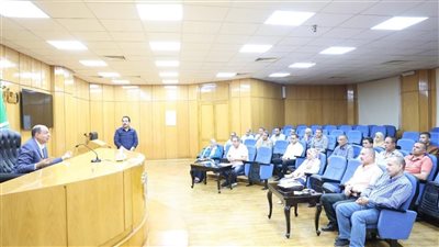 محافظ المنيا يوجه بدعم المنظومة بكوادر تكنولوجية وهندسية لتسريع إنجاز طلبات المواطنين