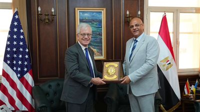 القائم بالأعمال الأمريكي يزور الإسكندرية لتعزيز الروابط الاقتصادية والثقافية