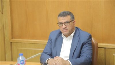 محافظ قنا يشدد على ضرورة تطبيق الغرامات المالية ضد من يرش الشوارع بمياه الشرب