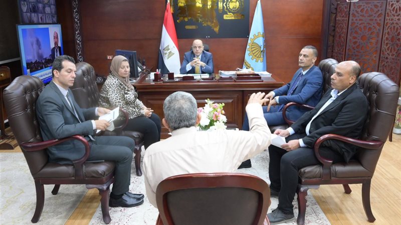 محافظ الغربية خلال