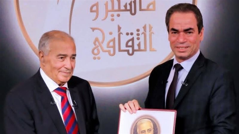 الكاتب الكبير فاروق