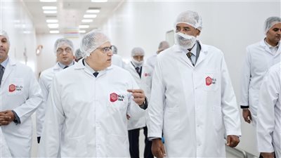 رئيس هيئة الدواء يستقبل رئيس إريتريا بمصنع جيبتو فارما لبحث آفاق التعاون الدوائي