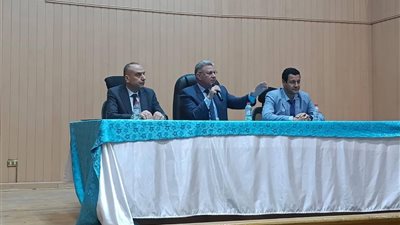 الزراعة تعقد اجتماعاً موسعاً لمتابعة خطة مكافحة دودة الحشد الخريفية بالمحافظات