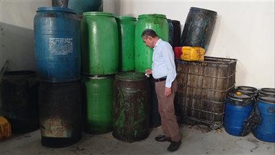 ضبط 85 طن زيوت طعام مستعملة بمصنع بمركز الفتح قبل إعادة تدويره