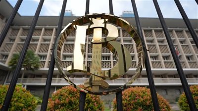جاكرتا تضيق الخناق على المضاربات الدولارية وسط ضغوط متزايدة على الروبية