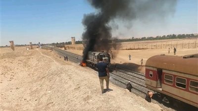 مأساة على قضبان الشلوفة.. قطار يصطدم بسيارة أسرة ويحول الرحلة إلى كارثة