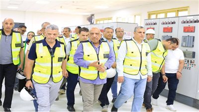 وزير الكهرباء والطاقة المتجددة في زيارة ميدانية إلى مجمع بنبان للطاقة الشمسية قدرة 1465 ميجاوات