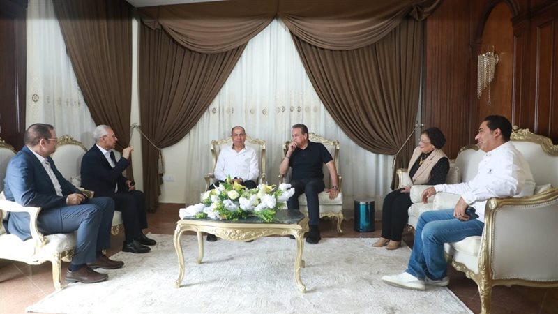 اجتماع وزير الصحة