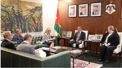 الأردن والبنك الدولي يبحثان تعزيز التعاون في قطاعات التنمية والمشروعات الكبرى