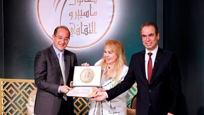 منح وسام ماسبيرو  لسهير شلبي وسوزان حسن وعبد الرحيم كمال