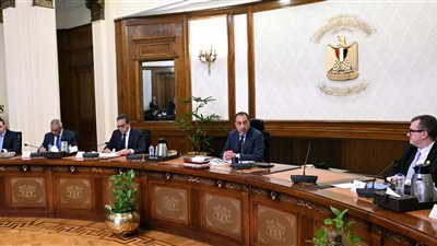 رئيس الوزراء يستعرض جهود تطوير منظومة الإسعاف المصرية