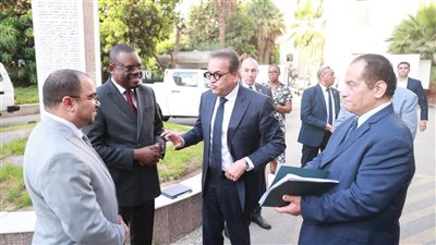 وزير الصحة يستقبل مدير عام المركز الأفريقي لمكافحة الأمراض لتعزيز التعاون في الطب الوقائي