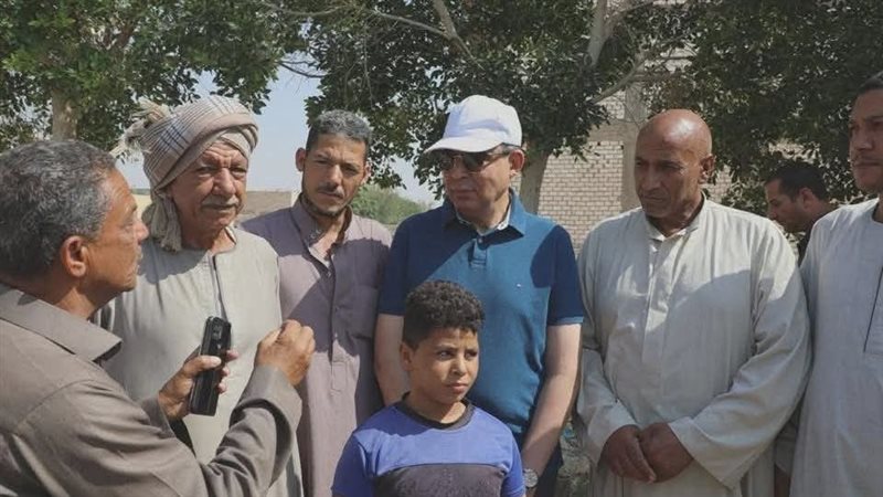 محافظ المنيا خلال