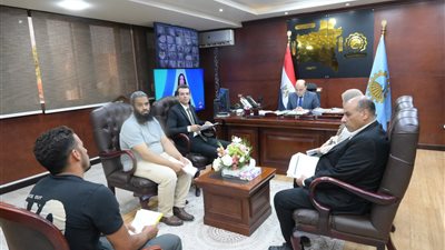 محافظ الغربية يفحص شكاوى وطلبات مواطنين في القطاعات الخدمية