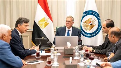 وزير البترول يبحث مع شركة إيطالية خطط زيادة إنتاج الغاز وحفر آبار جديدة